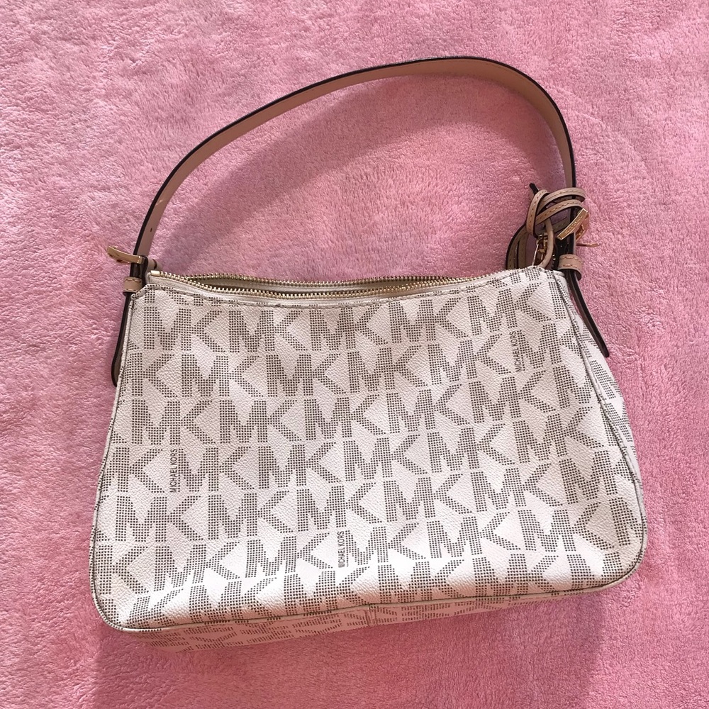 Michael Kors purse. Like brand new.